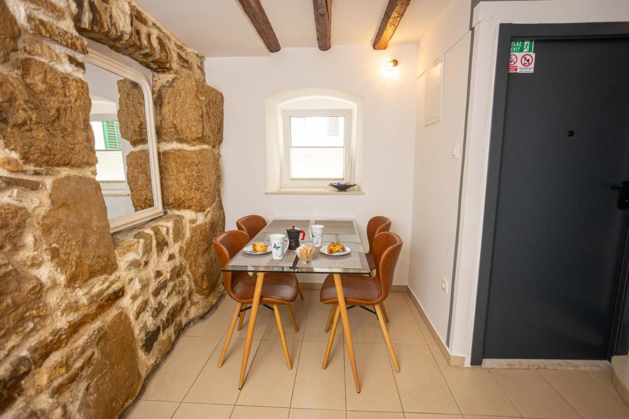 Split Inn Apartments Apartment
